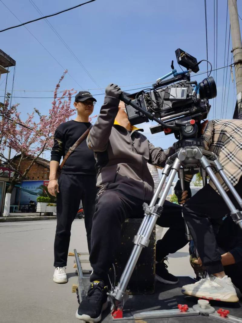 桐梓县广告片拍摄：快消品牌爆款之选，网感内容适配社媒传播！